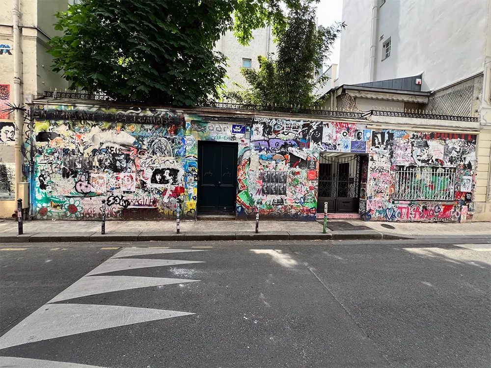 Het huis van Serge Gainsbourg, net na de start van de wandelroute in parijs